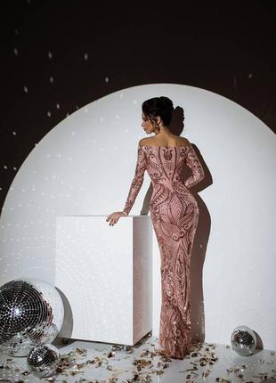 Розкішна вечірня сукня