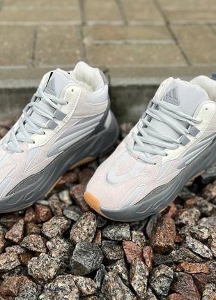 Adidas yeezy boost 700