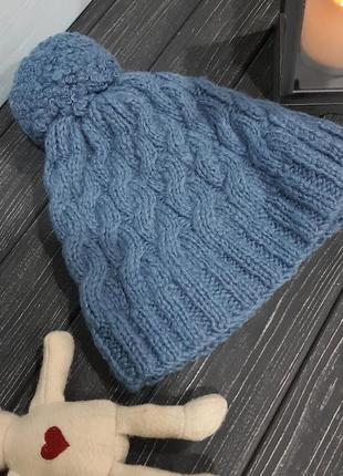Уютная теплая женская шапка с помпоном из шерсти3 фото