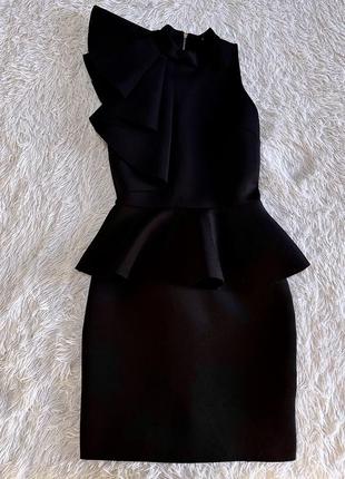 Черное нарядное платье river island с воланом4 фото