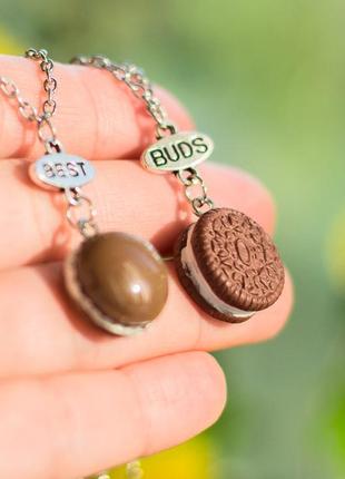 Набор кулон для друзей "best buds. шоколадные печеньки". цена за набор2 фото