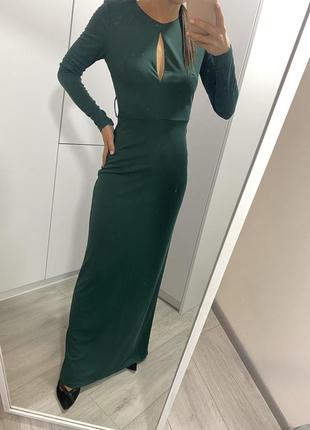 Шикарное вечернее платье зеленого цвета