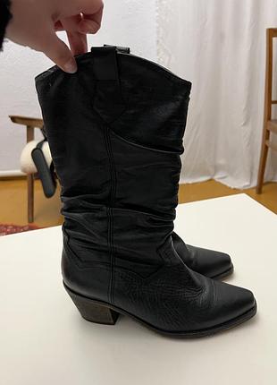 Кожаные женские казаки