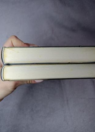 Книги дві за 150 грн.2 фото