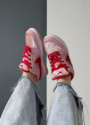 Кроссовки женские strangelove x nike sb dunk low valentine's day