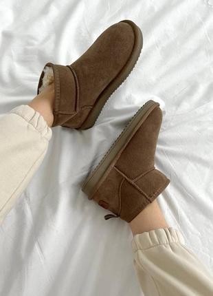 Замшеві жіночі уггі ультра міні, коричневі, екохутро. ugg  ultra mini brown