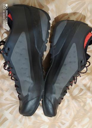 Треккінгові оригінальні водовідштовхуючі ботінки arc'teryx 3