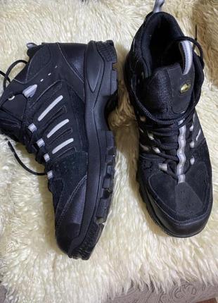 Чёрные термо кроссовки 40,5-41 р унисекс adidas9 фото