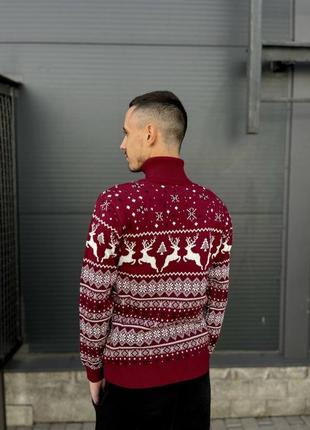 Мужской новогодний свитер с оленями теплый бордовый3 фото