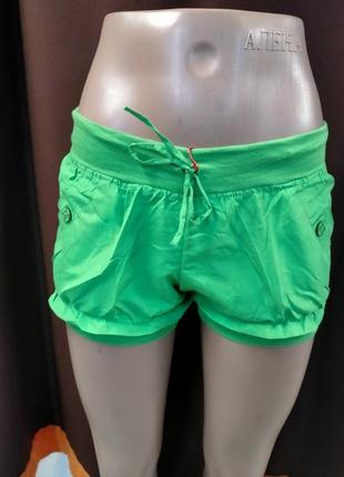 Шорты женские салатовые, стильные, короткие.с-4920.
размеры:l.цена-200грн