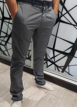 Брюки zara серые с джинсовой вставкой на поясе 46-484 фото