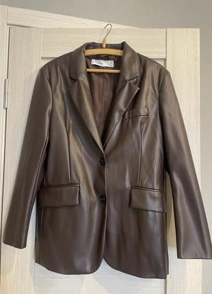 Стильный пиджак bershka шоколадный