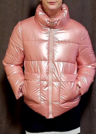 Красивый пуховик розового цвета