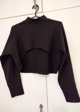 Черный джемпер с фигурным вырезом 2