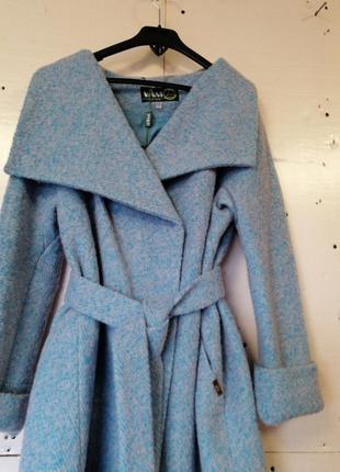 Пальто букле оверсайз фасон кокон на запах с поясом да боковых кармана , производитель vam пальто ра4 фото