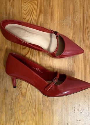Жіночі червоні класичні туфлі лодочки