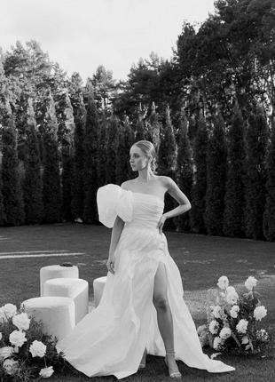Весільна сукня/весільне плаття/весільна сукня українського бренду  дизайнера/сукня із тафти/весільна сукня wona the coat/сукня балон1 фото