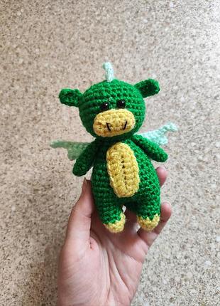 Вязаный сувенир дракон, дракоша