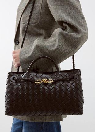 Шикарная кожаная сумка в стиле bottega vetneta