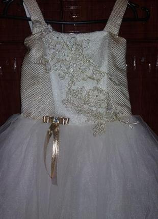 Нарядное детское платье "осень" золотистое (на 3-5 лет)3 фото