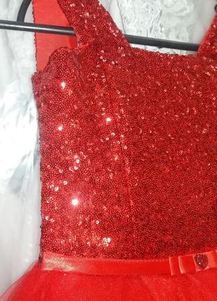 Нарядное детское платье "паетка" красное, на 5-8 лет3 фото