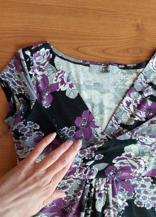 Трикотажна сукня, плаття з красивим декольте в квітковий принт, р. 38-405 фото