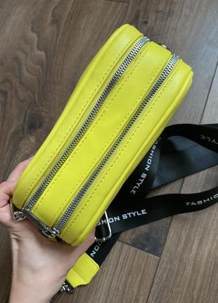 Желтая сумка клатч широкий пояс5 фото