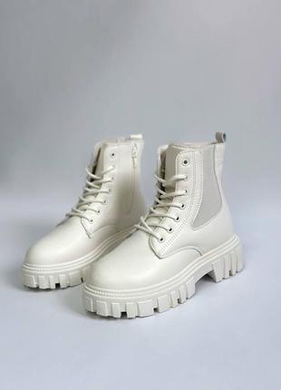 Женские зимние ботинки boots town beige