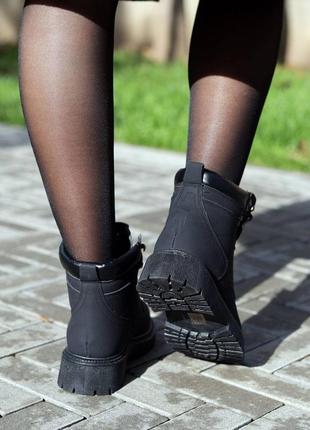 Ботинки женские черные1 фото
