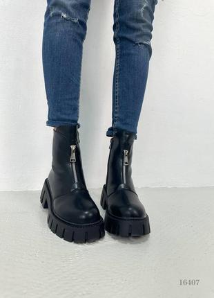 Женские зимние ботинки на высокой подошве черные кожаные на экомехе7 фото