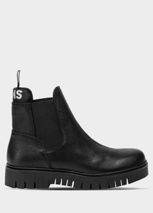 Tommy hilfiger padded tongue chelsea boot 2025