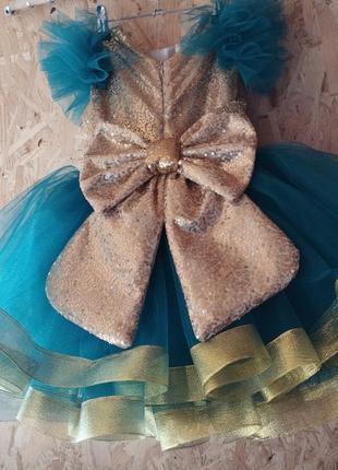 Зелена сукня ялинка нарядна фатинова ізумрудна