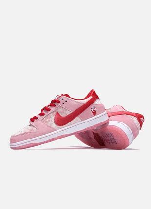 Жіночі рожеві кросівки лімітована колекція на подобі strangelove x nike sb dunk low valentine's day