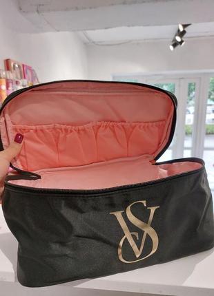 Косметичка для одежды и косметики victoria's secret black cosmetic bag1 фото