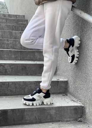 Шикарные женские кроссовки prada в черно-белом цвете (весна-лето-осень)😍2 фото