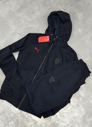 Спортивный мужской костюм