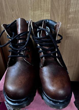 Чоботи, берци dr martens