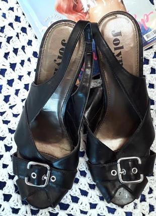 Кожаные туфли босоножки на невысоком каблуке (40/25,5 см)1 фото