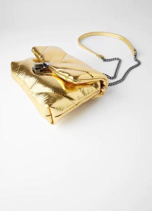 Золотиста сумка стьобана з плечовим ременем zara3 фото