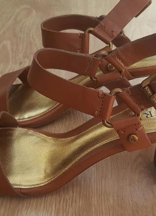 Оригинал.фирменные,кожаные,элегантные босоножки-сандали polo ralph lauren1 фото