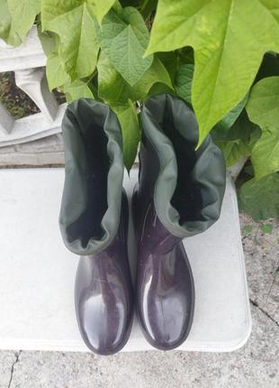 Коричневі гумові чоботи,коричневые резиновые сапоги3 фото