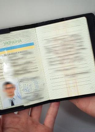 Обкладинка для військового квитка шкіряна чорна з гербом україни тризуб тиснення3 фото