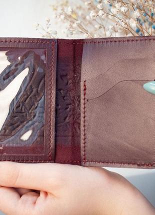 Обложка для прав, id паспорта, карточек женская кожаная бордовая с тиснением этно 4 отделения4 фото