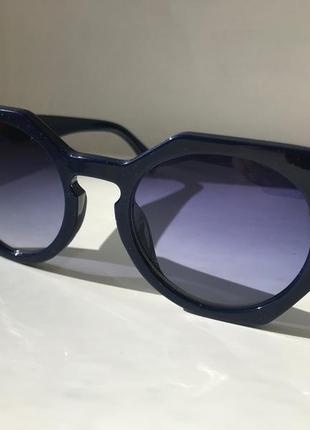 Солнцезащитные очки женские цветные дужки (синие)4 фото