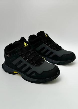 Зимние кроссовки adidas