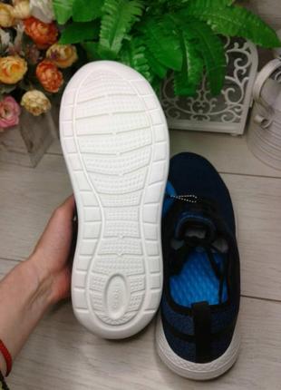 Кросівки крокс тканинні men's literide™ mesh lace сині з білою підошвою4 фото