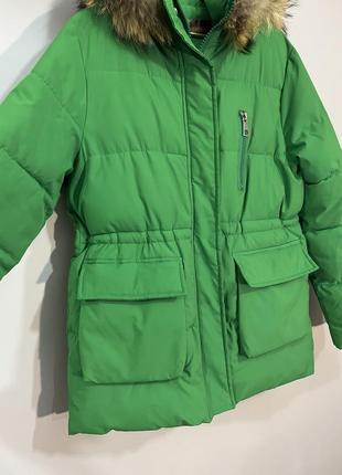 Теплая зимняя куртка ярко зеленого цвета3 фото