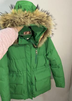 Теплая зимняя куртка ярко зеленого цвета2 фото