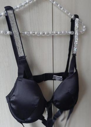 Боди атлас стрингами с роскошными камушками