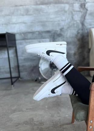 Женские кроссовки  nike air force 1 lx white black4 фото